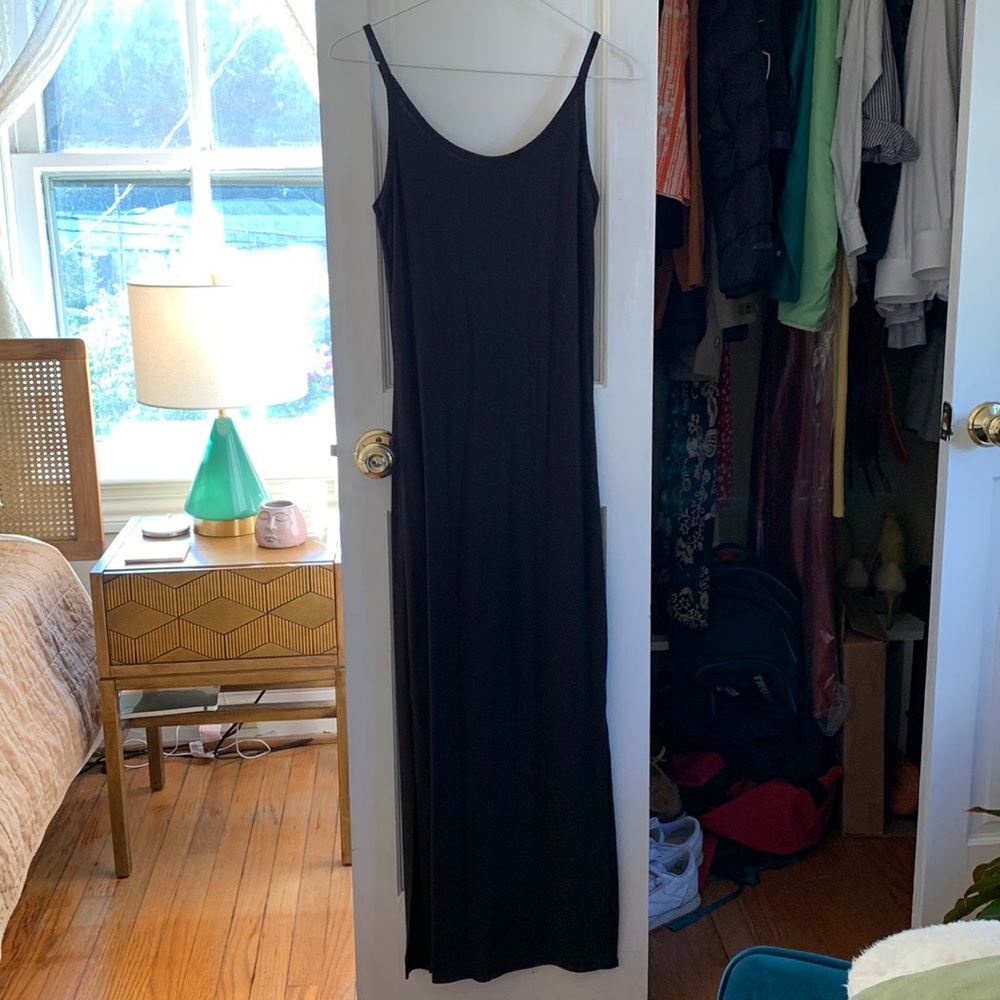 Black ribbed bodycon maxi dress